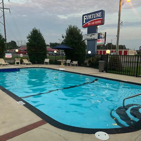Fortune Inn & Suites ニューポート エクステリア 写真
