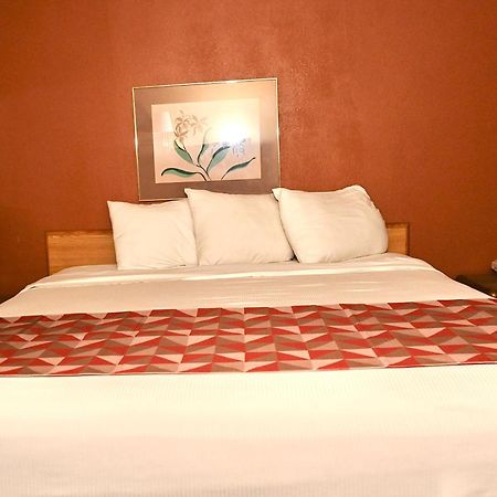Fortune Inn & Suites ニューポート エクステリア 写真