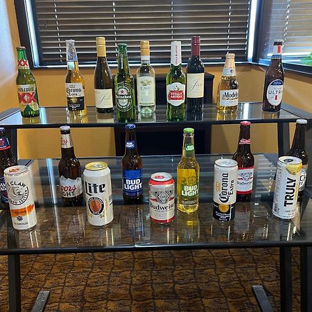 Fortune Inn & Suites ニューポート エクステリア 写真