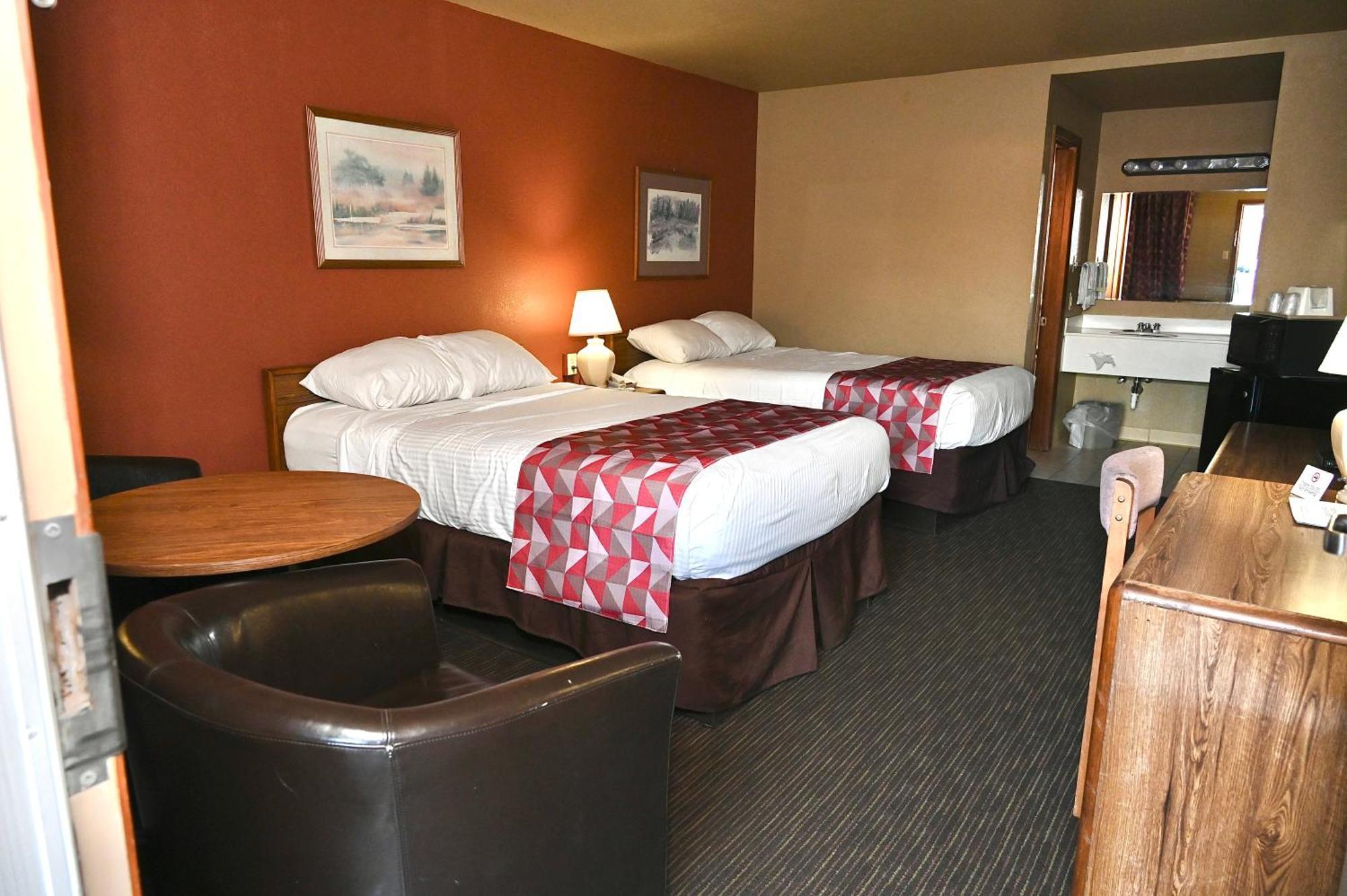 Fortune Inn & Suites ニューポート エクステリア 写真