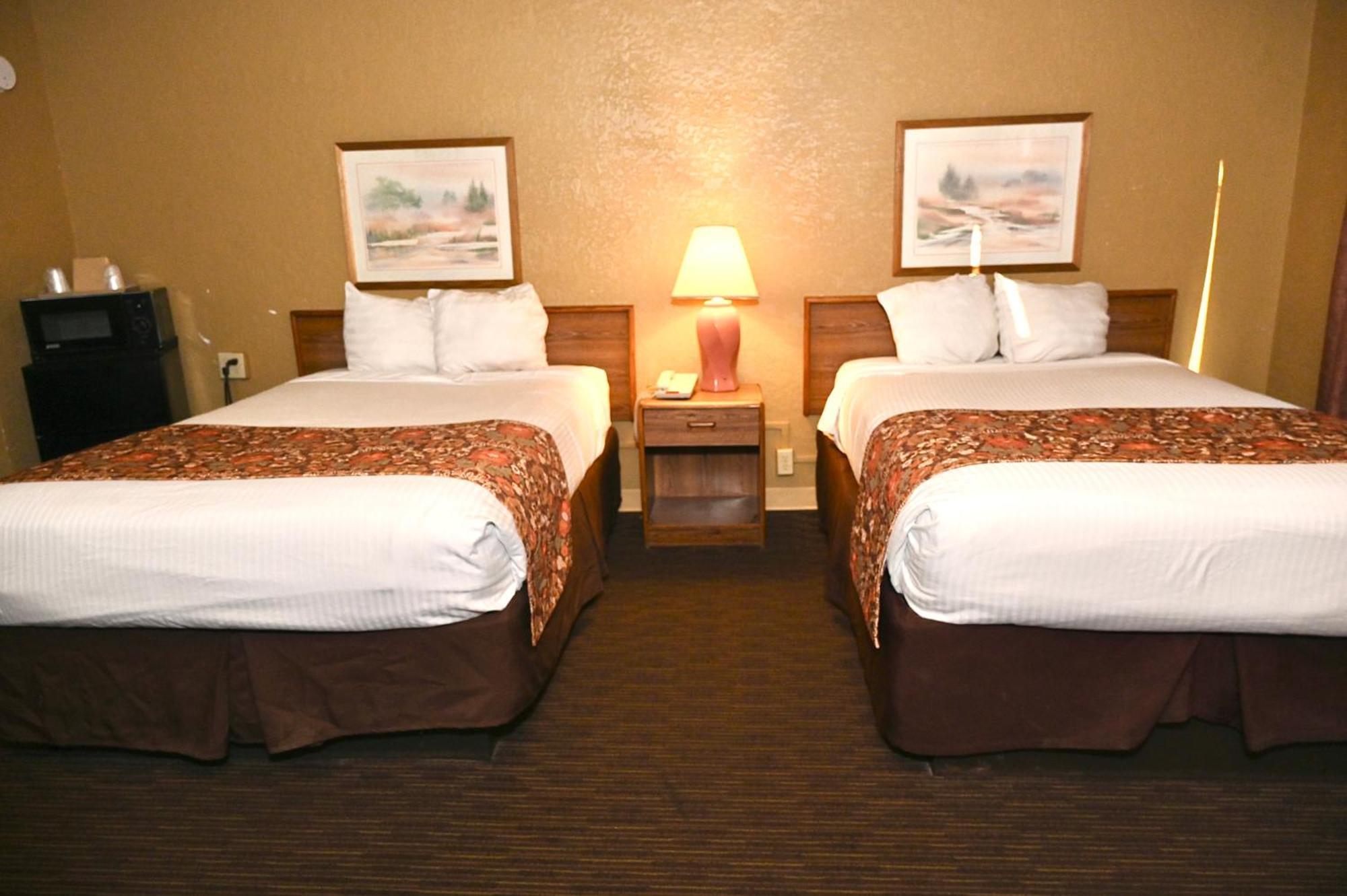 Fortune Inn & Suites ニューポート エクステリア 写真