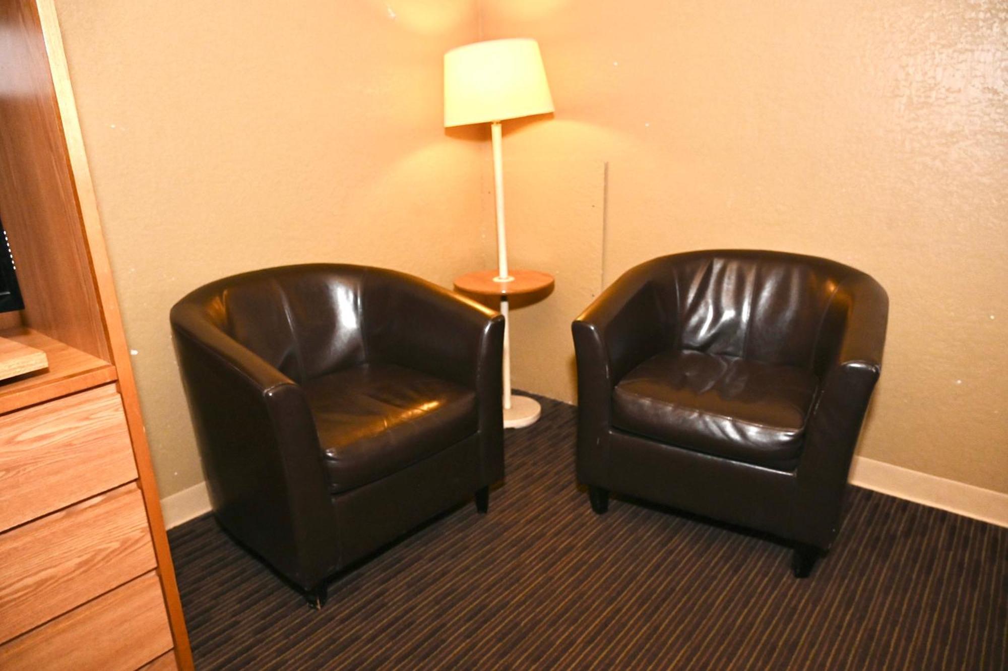 Fortune Inn & Suites ニューポート エクステリア 写真