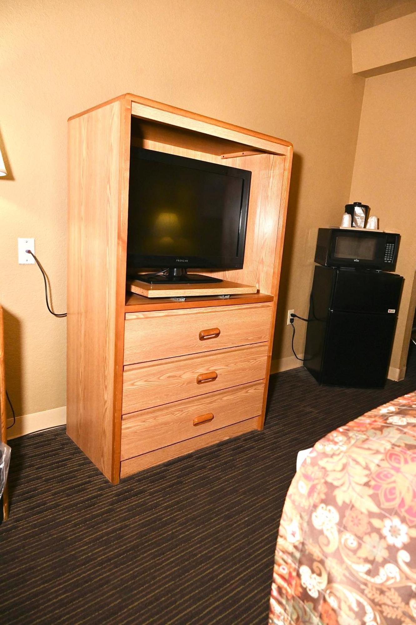 Fortune Inn & Suites ニューポート エクステリア 写真